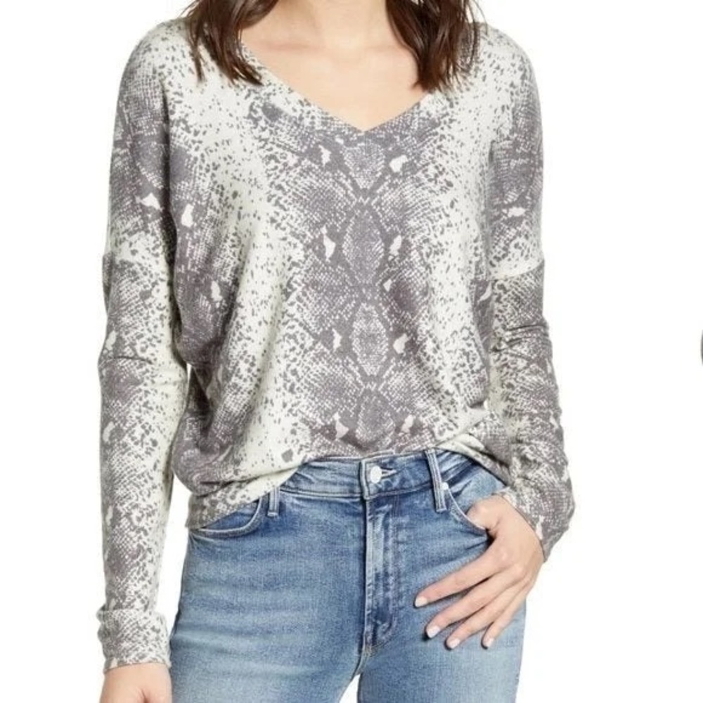 Wildfox Python stripe pullover in gray size L cropped
